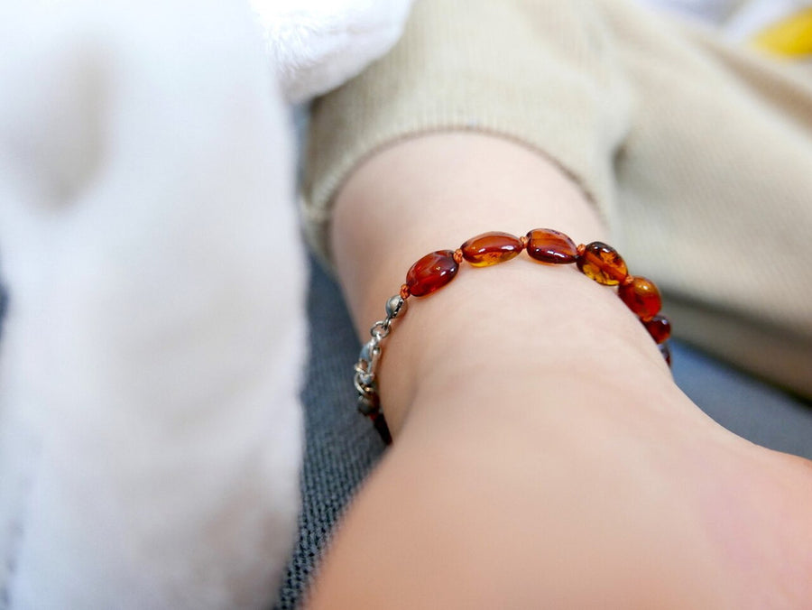 ADJUSTABLE POLISHED COGNAC BALTIC AMBER TEETHING BRACELET / ANKLET