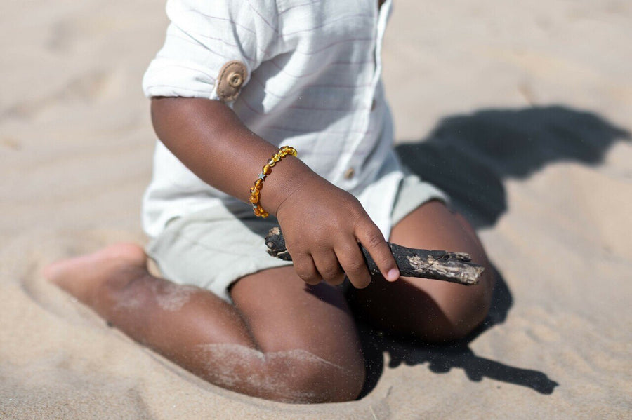 POLISHED HONEY BALTIC AMBER BRACELET / ANKLET WITH HEMATIE STARS