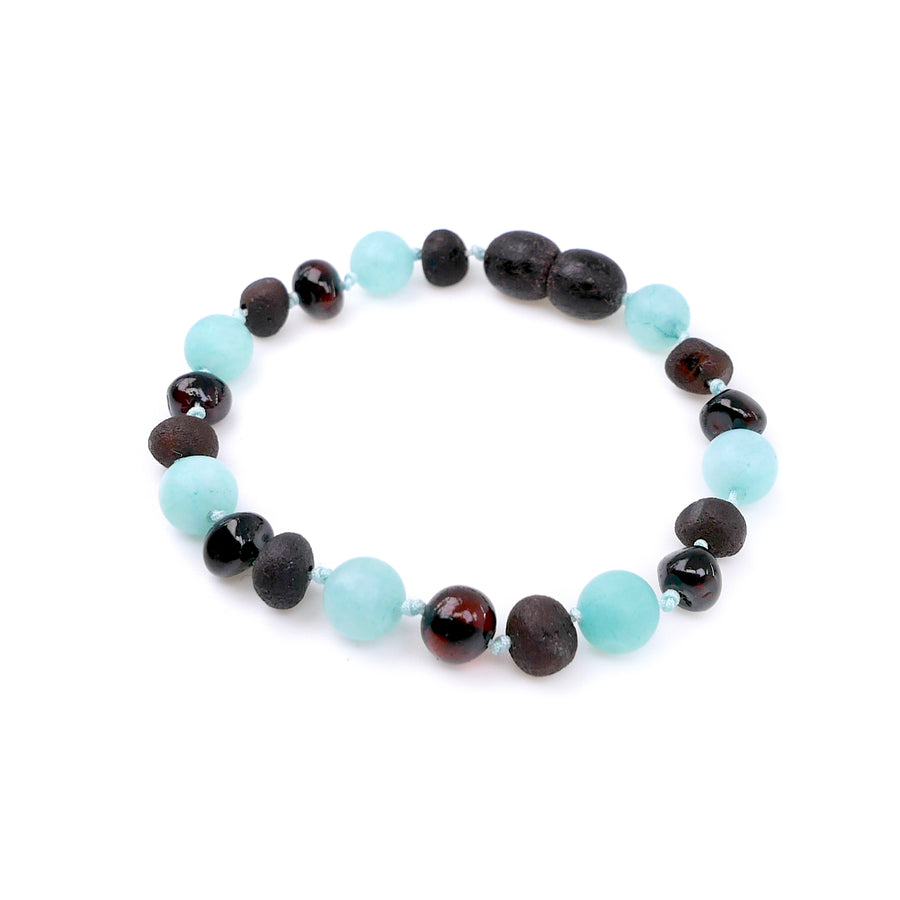 Sweet and effective: Baltic Amber bracelet for teething relief.